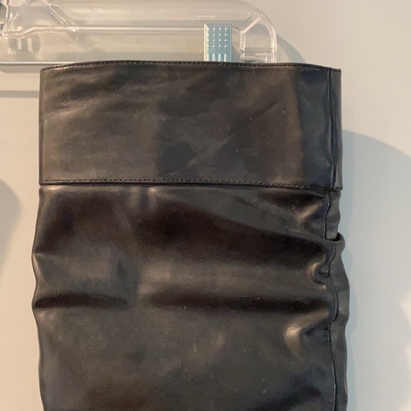 Guess knee high boots 👢 - Picture 5 of 8